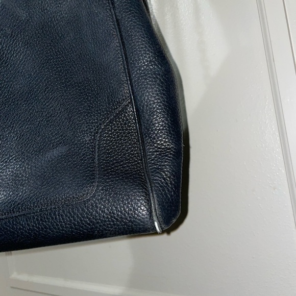 Black Tory Burch bag gold details - Picture 2 of 2